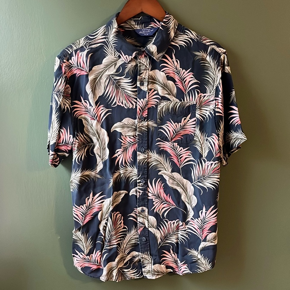 Vintage Re-Mastered Made by Cotton On - M - 100% Viscose Hawaiian Short Sleeve